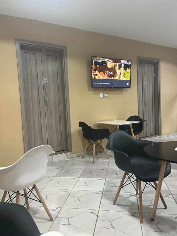 Salle conviviale du restaurant